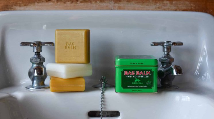 Bag Balm Original Tin 8oz and Soaps
